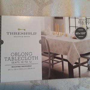 60"x120"   Holiday Tablecloth - Snowflakes NWT